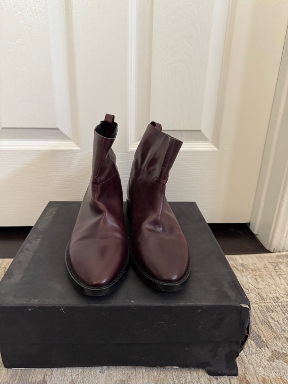 Vero Cuoio Women's Burgundy Leather Ankle Boots